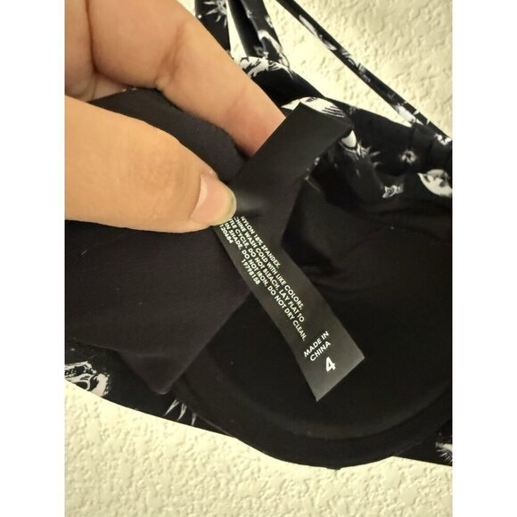 Hot Topic Celestial Crisscross Moon & Sun Black Underwire Swim Top Beach 4x - Picture 9 of 11